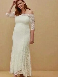NWT Torrid Elegant Off-Shoulder Lace Dress